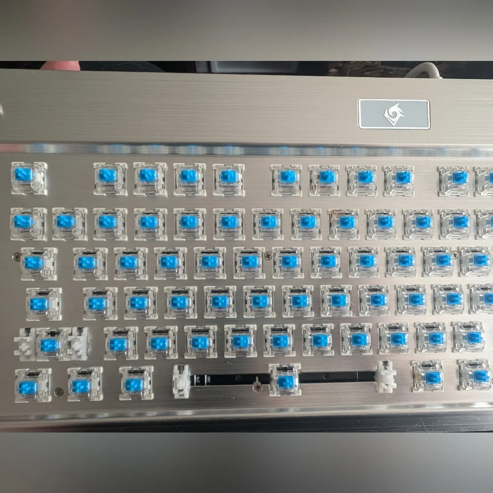 EagleTec WIRED MECHANICAL KEYBOARD Silver Metal W/ White Keycaps